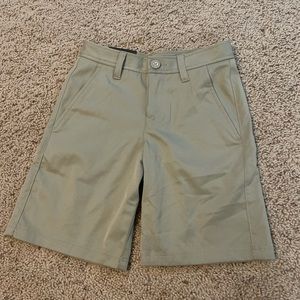 New!! Under Armour Boys Shorts size 10